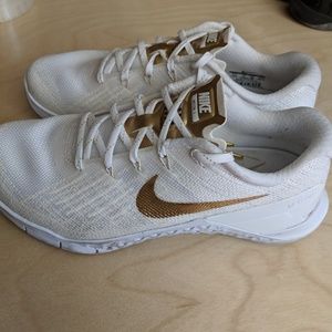 Nike Women's Metcon 3 AMP White Metallic Gold